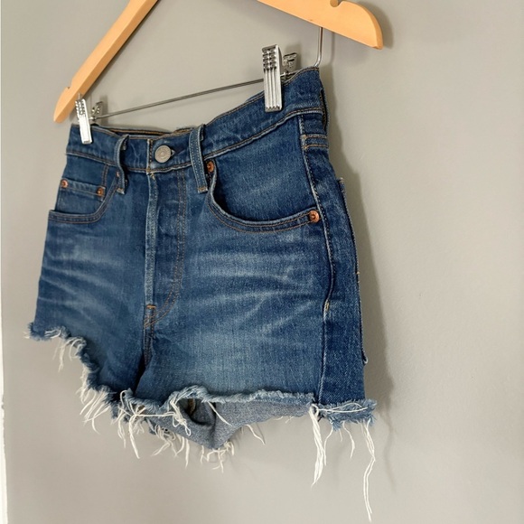 Levi's 501 High-rise Blue Jean Shorts Vintage Distressed colour size 24 - Picture 3 of 11
